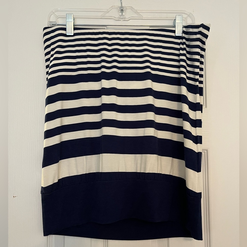 EUC. Worn once. Boston Proper Navy Blue and Off-white Strapless Top. Size Med.